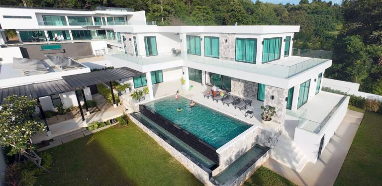 Family-friendly villa with private pool, terrace & yard | Garden view | Pets are welcome in Chonburi
