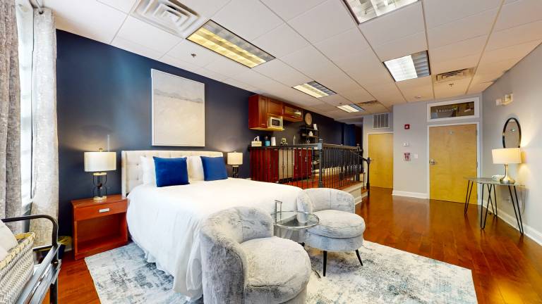 Lovely studio | Next to Faneuil Hall | Pets are welcome in Boston, MA