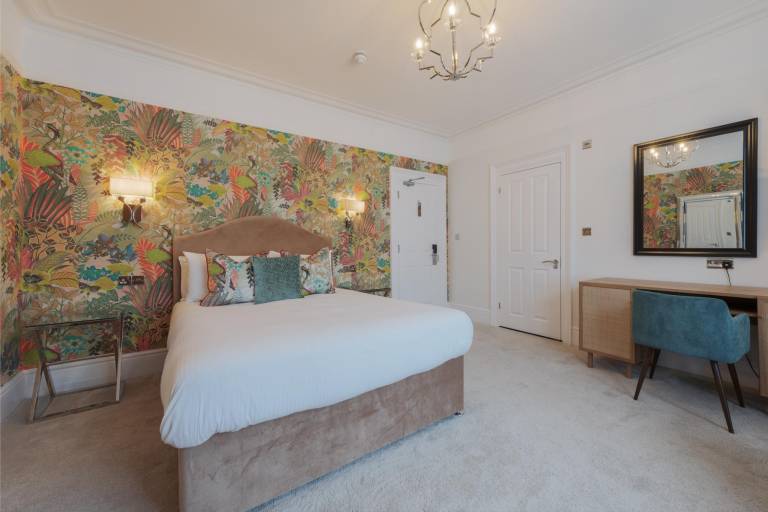 Florence Gardens Boutique Hotel and Restaurant in Portsmouth