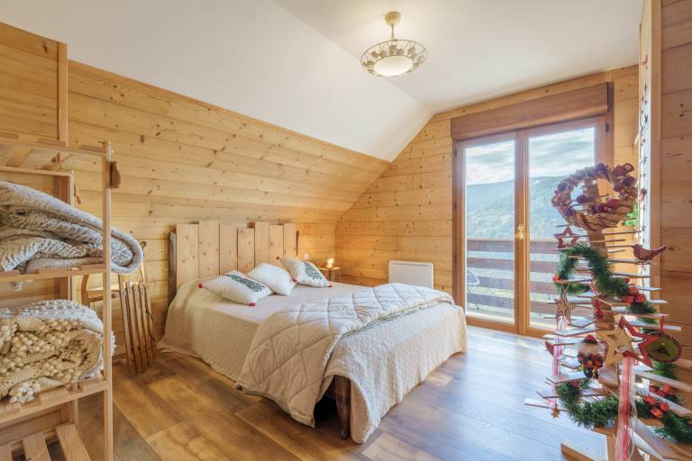 Chalet with grill, garden & patio | Mountain view — photo 5