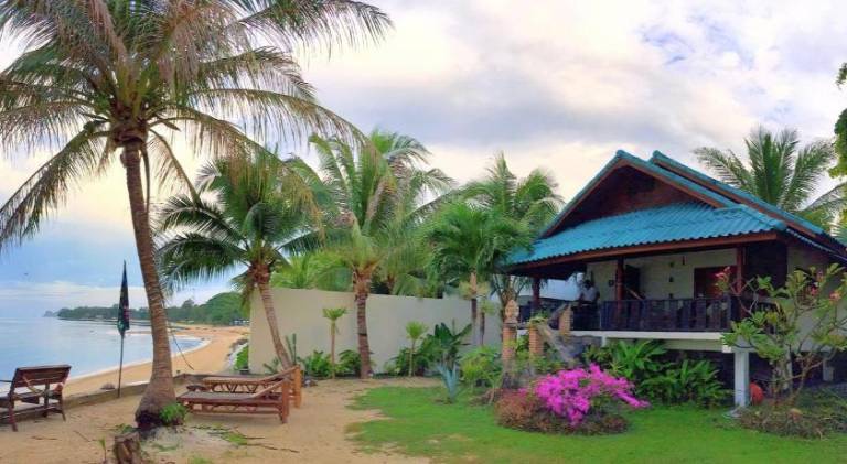 Three rare & private front beach villas in Ko Pha-ngan