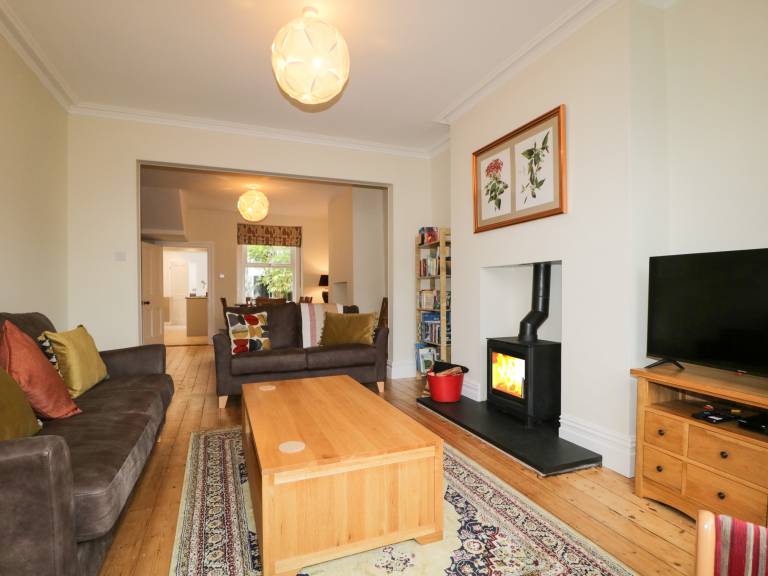 Cottage with 4 rooms for 7 persons — photo 3