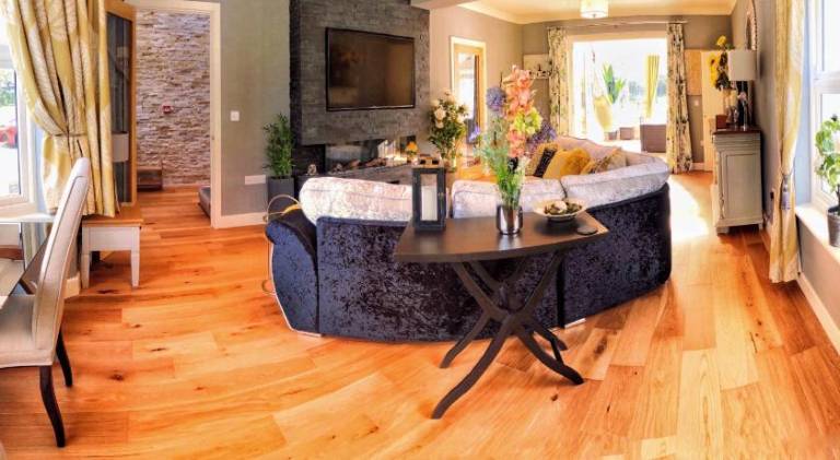 Daweswood - Luxury cottage, lake access & hot tub — photo 2