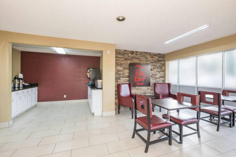 Red Roof Inn Acworth - Emerson/ LakePoint South — photo 3