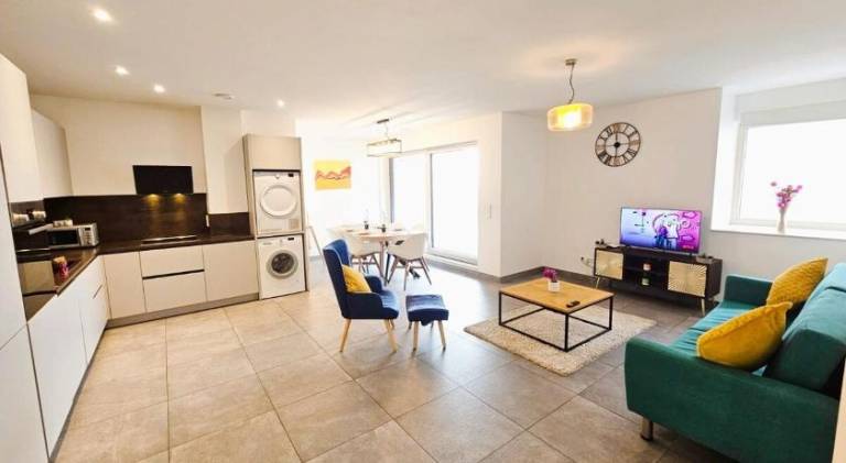 Rental apartment with terrace — photo 2