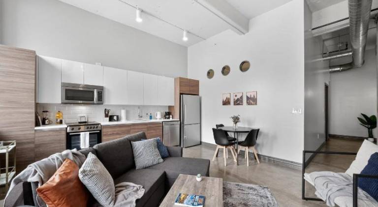 Beautiful apartment with pool | Next to Pioneer Park | Pets allowed — photo 2