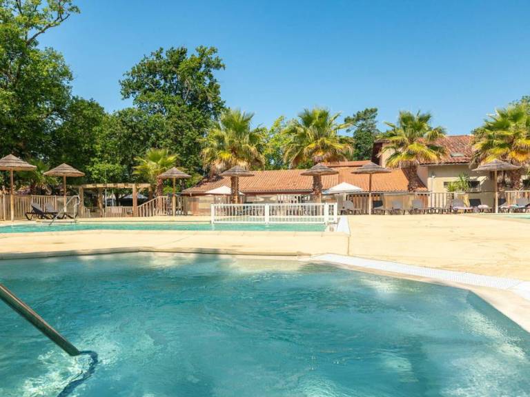 Mobile home with heated pool & patio — photo 2