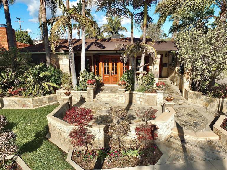 House  Seal Beach