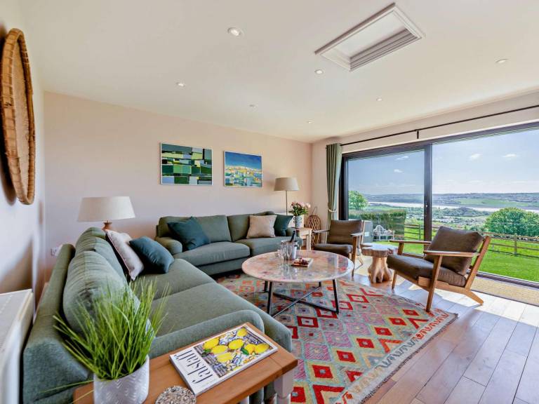 Fully equipped cottage with barbeque & yard | Water view | Pets are welcome in Ashford