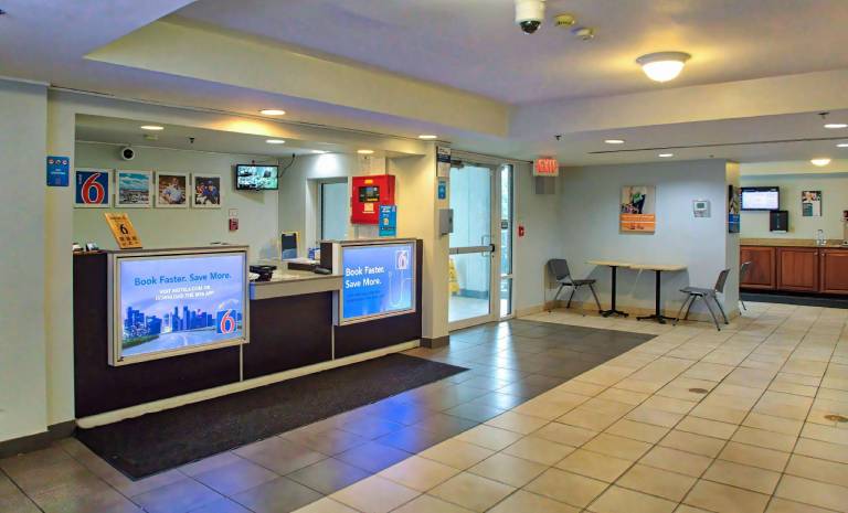 Motel 6 Buffalo, NY - Airport - Williamsville — photo 5