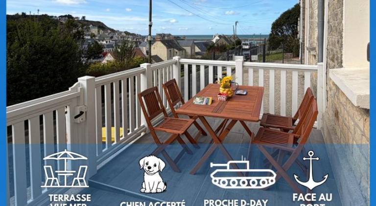 Port Bleu charmante maison vue port et mer, belle terrasse, a 5 mn a pied du centre de Port en Bessi in Port-en-Bessin-Huppain