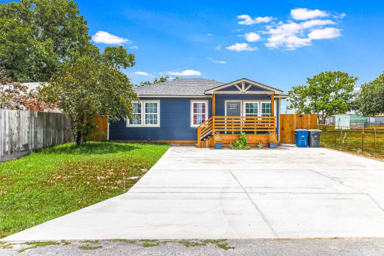 House  Flour Bluff