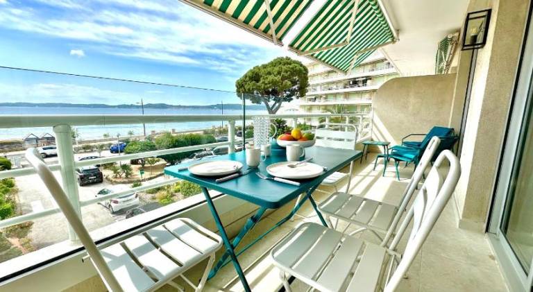Holiday apartment with terrace — photo 2