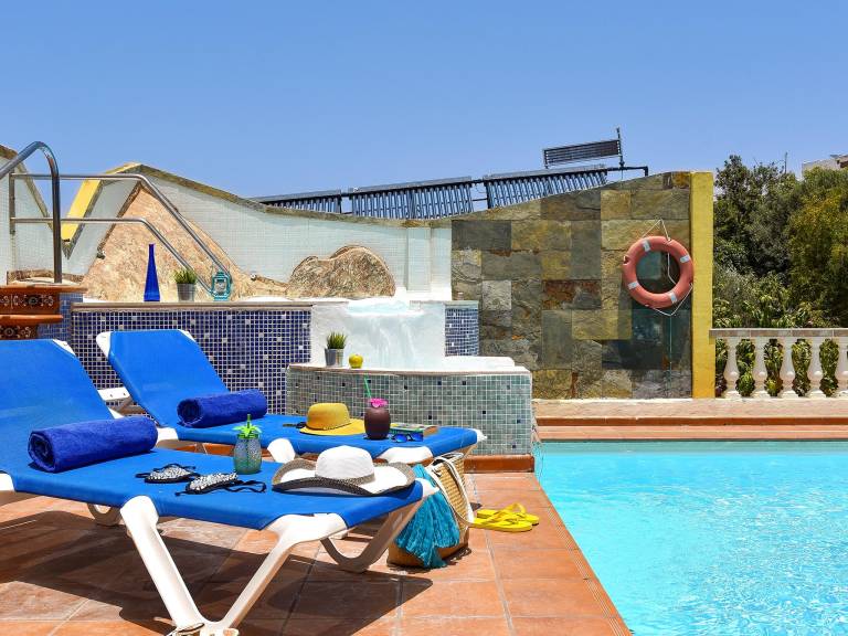 Villa with terrace, yard & private pool — photo 4