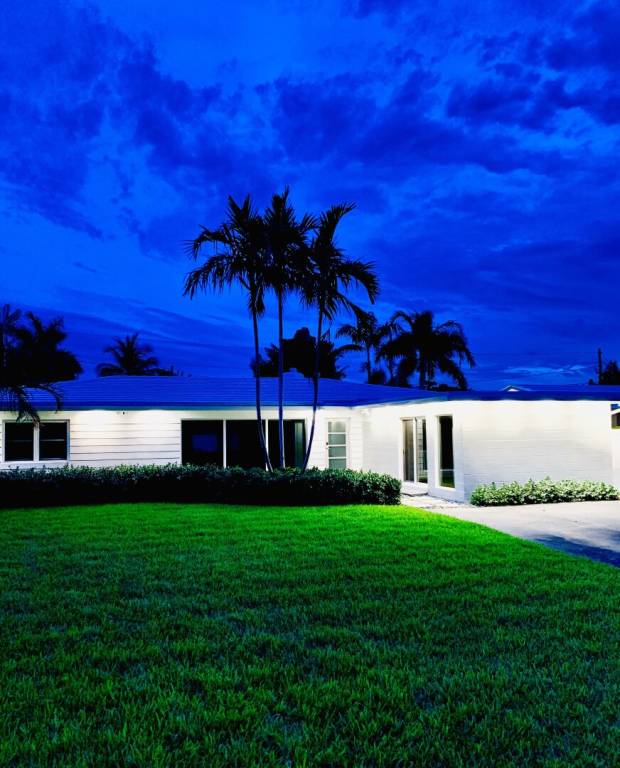 Vacation home with barbecue, private pool & patio — photo 4