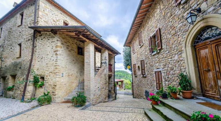 Farm with pool, grill & patio in Monte Santa Maria Tiberina