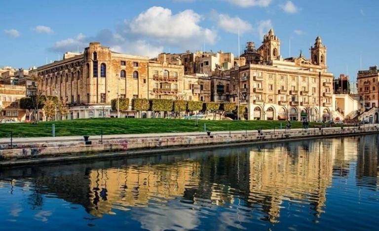 Schiff Valletta