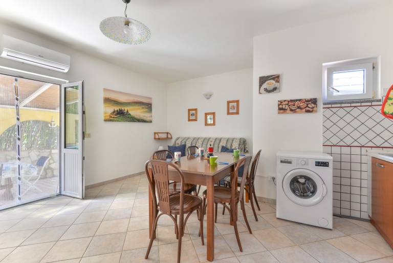 Apartment 'Stecchi Mare' with Private Terrace and Air Conditioning — photo 3