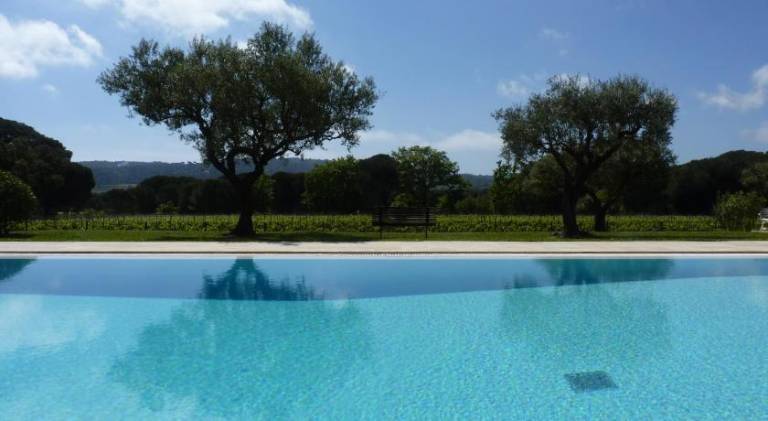 Wonderful holiday apartment with patio, garden & pool | Pets allowed — photo 4