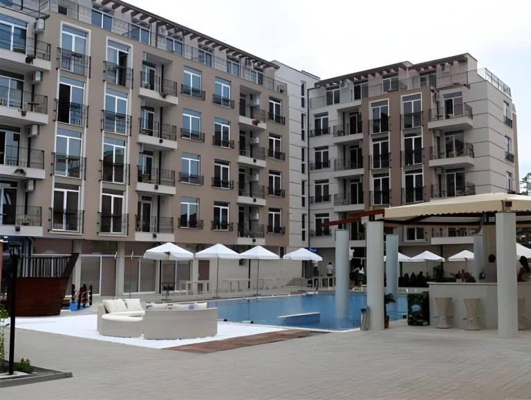 Serviced apartment with patio, garden & pool | Pets allowed in Sunny beach