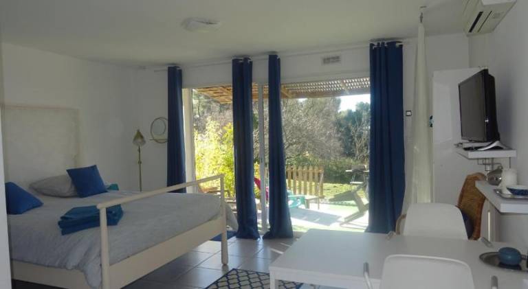 House with patio, yard & BBQ | Pet-friendly — photo 2