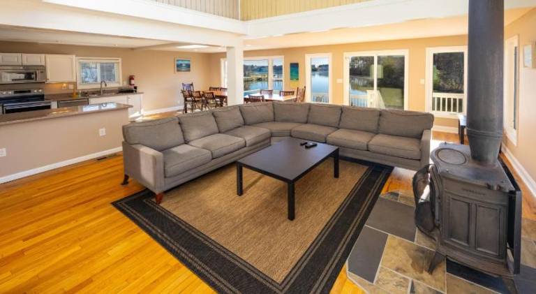 House with pool | Pets are welcome in Virginia Beach, VA