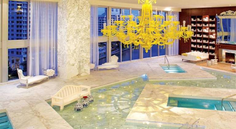 Rental apartment with hot tub & pool | Next to Bayfront Park — photo 3