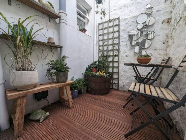 Nice apartment with yard | Close to British Airways i360 | Close to the beach | Good for workation | Dogs allowed — photo 3