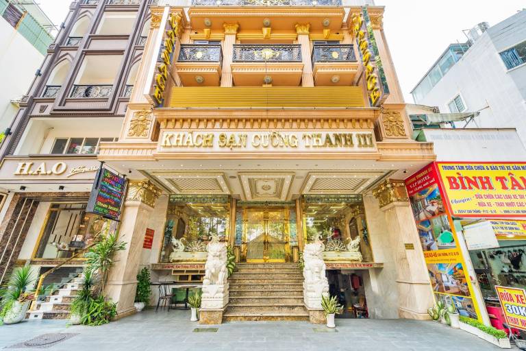 Spacious Suite Stay Walk to Children Hospital 1