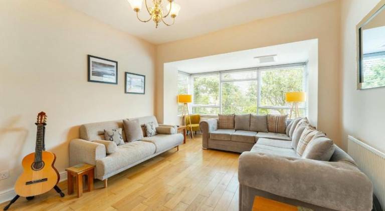 Vacation home with 5 rooms for 10 persons in Windermere