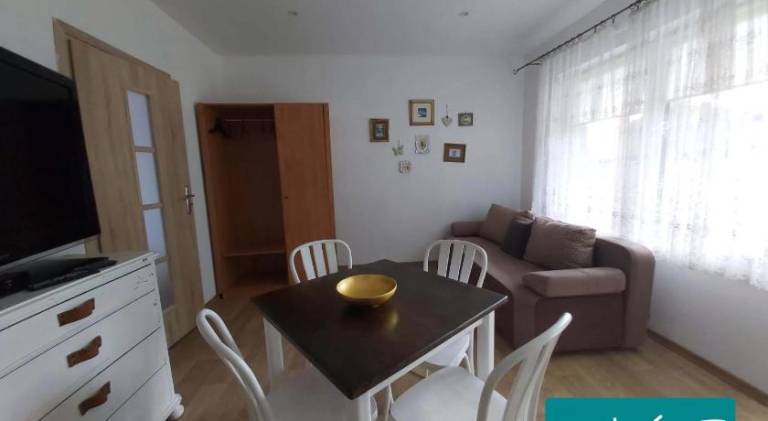 Holiday apartment with patio & garden — photo 4