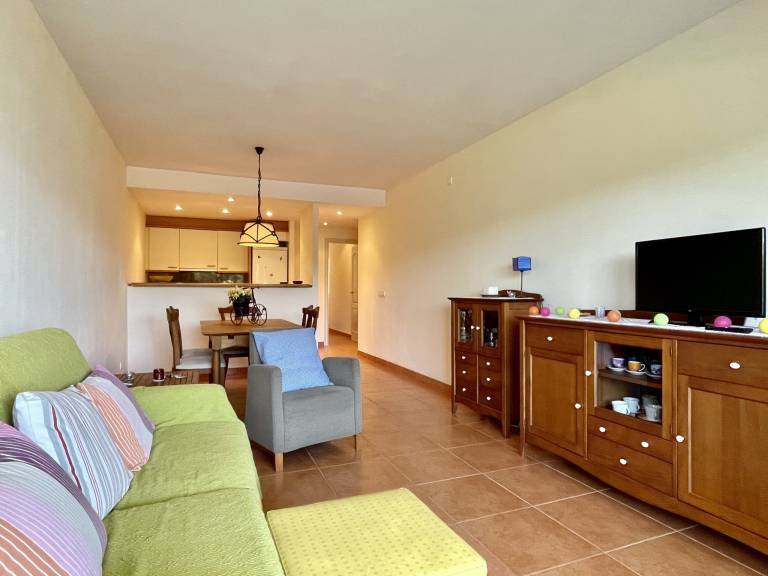 Fully equipped beautiful apartment with pool, patio & yard | Pets allowed — photo 5