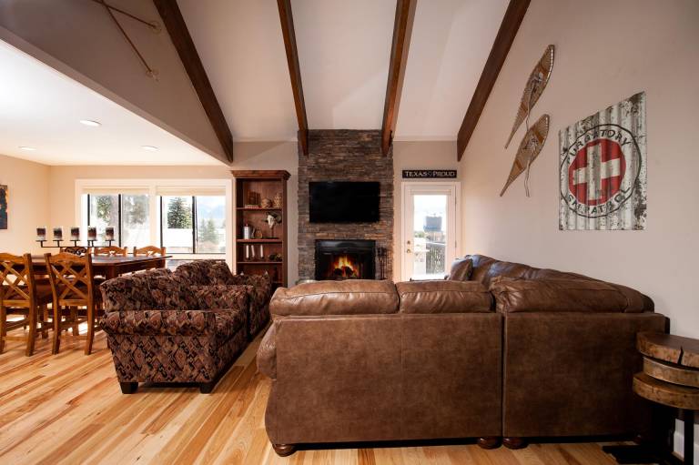 Completely Remodeled Townhome - Ski In/Out - Awesome Views — photo 3
