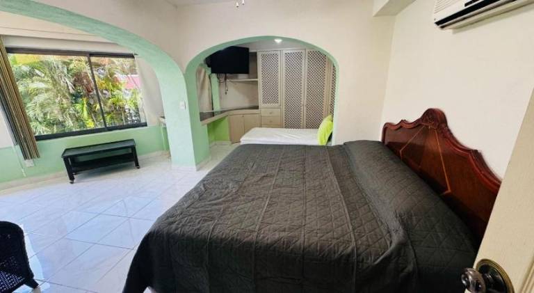 Villa with pool & jacuzzi — photo 2