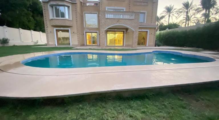 Villa with pool in Giza