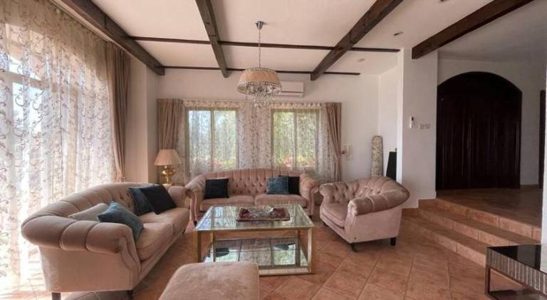 Villa with pool, grill & jacuzzi | Perfect for remote work — photo 3