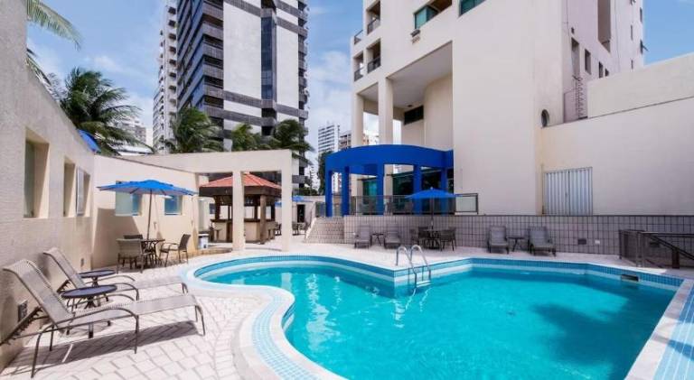 Lovely serviced apartment with patio, sauna & pool | Beach nearby | Pet-friendly in Piedade