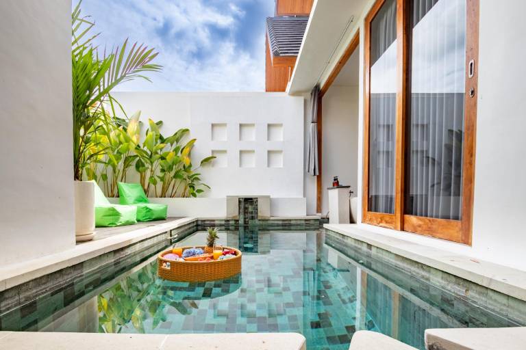 A15 -Seminyak - Private Villa - Ps5 Netflix ! in Denpasar