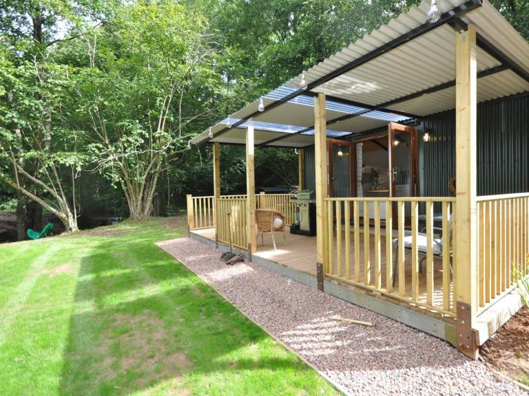 Cottage with yard, patio & barbecue — photo 4