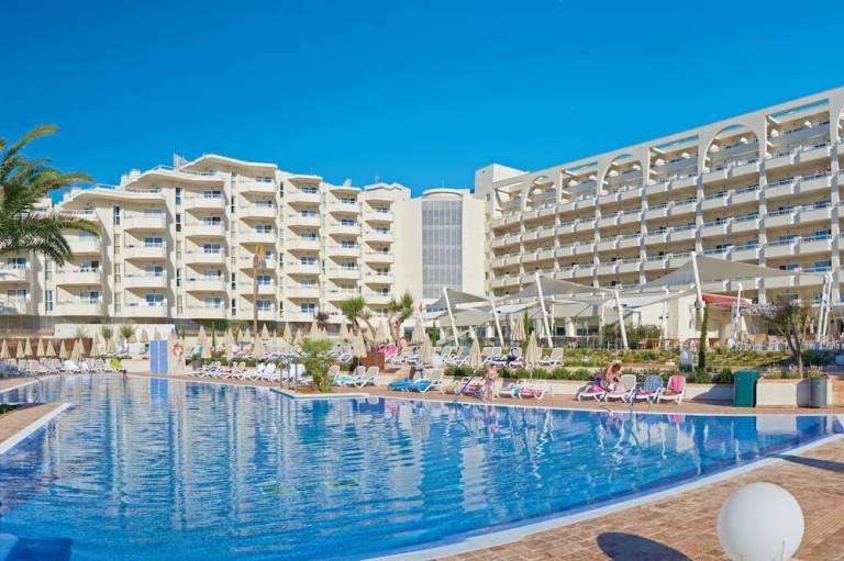 Aparthotel  Sa Coma