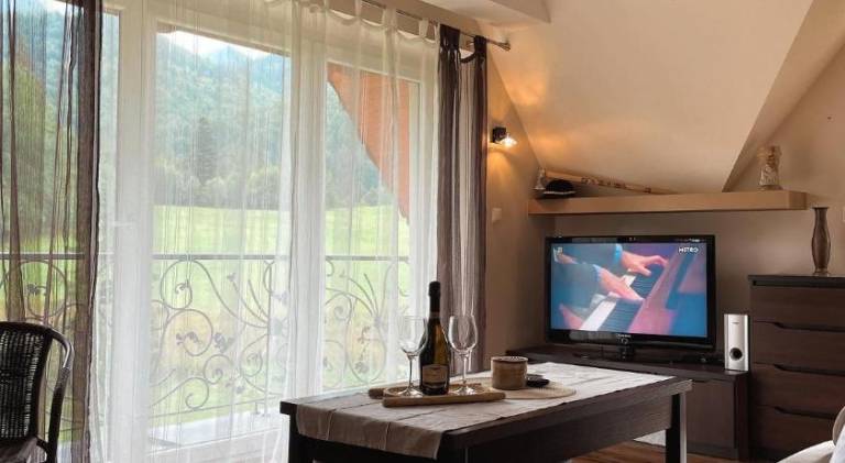 Lodge with yard & BBQ in Zakopane