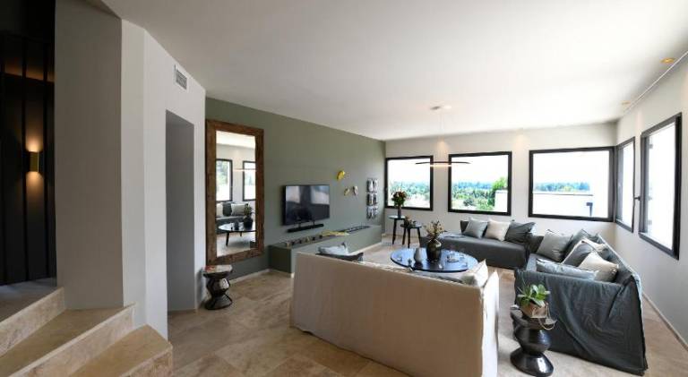 Ample villa with pool | Near Fort Saint-André | Pet-friendly — photo 5