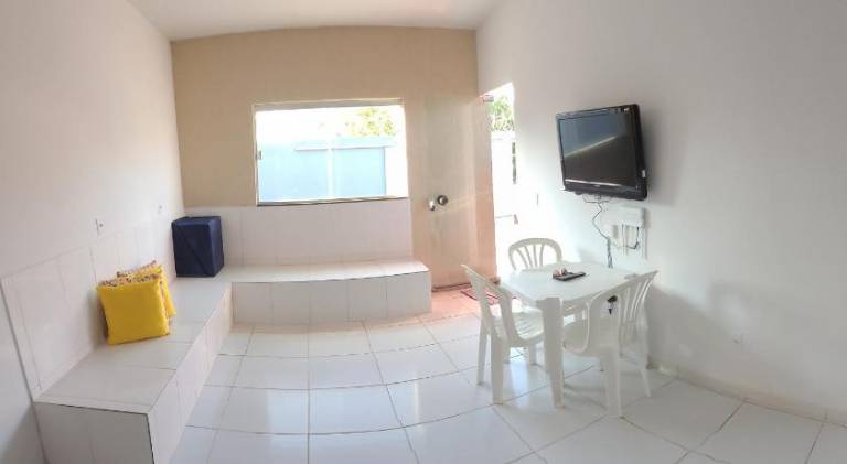 Ample vacation home with pool | Pets are welcome — photo 2