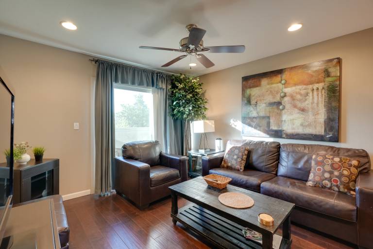 Walk to Everything! Pet-Friendly Old Town Condo — photo 4