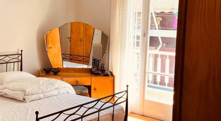 Holiday apartment with 2 rooms for 3 persons in Athens