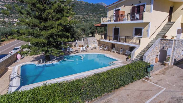 Apartment Limeni