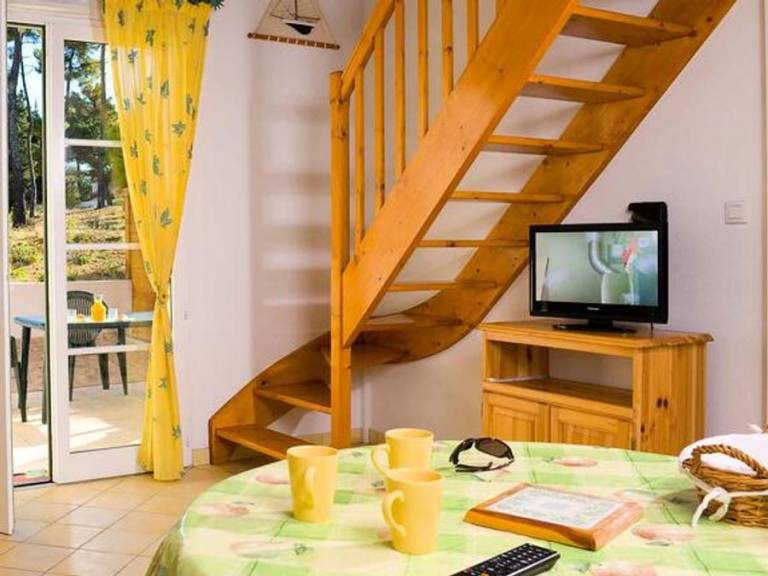 Lovely holiday apartment with pool & terrace | Garden view | Pet-friendly — photo 4