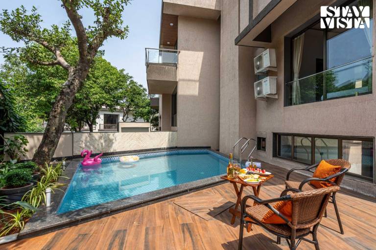 Villa with barbecue, garden & patio in Nashik