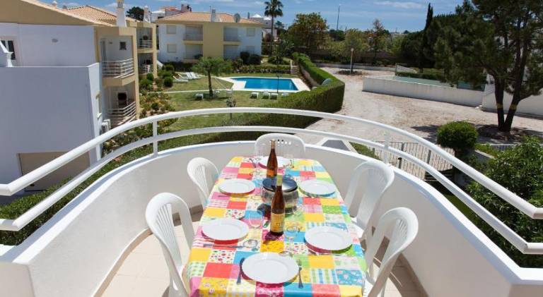 Os Apartamentos A Ramos na Praia da Gale Estao inserido em Condominio com PISCINA, Fica apenas a 350 — photo 3
