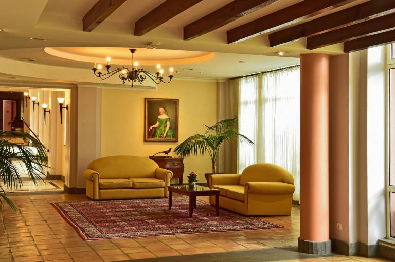 Family-friendly wonderful serviced apartment with garden, sauna & patio | Next to Quinta Vigia | Pets are welcome — photo 5